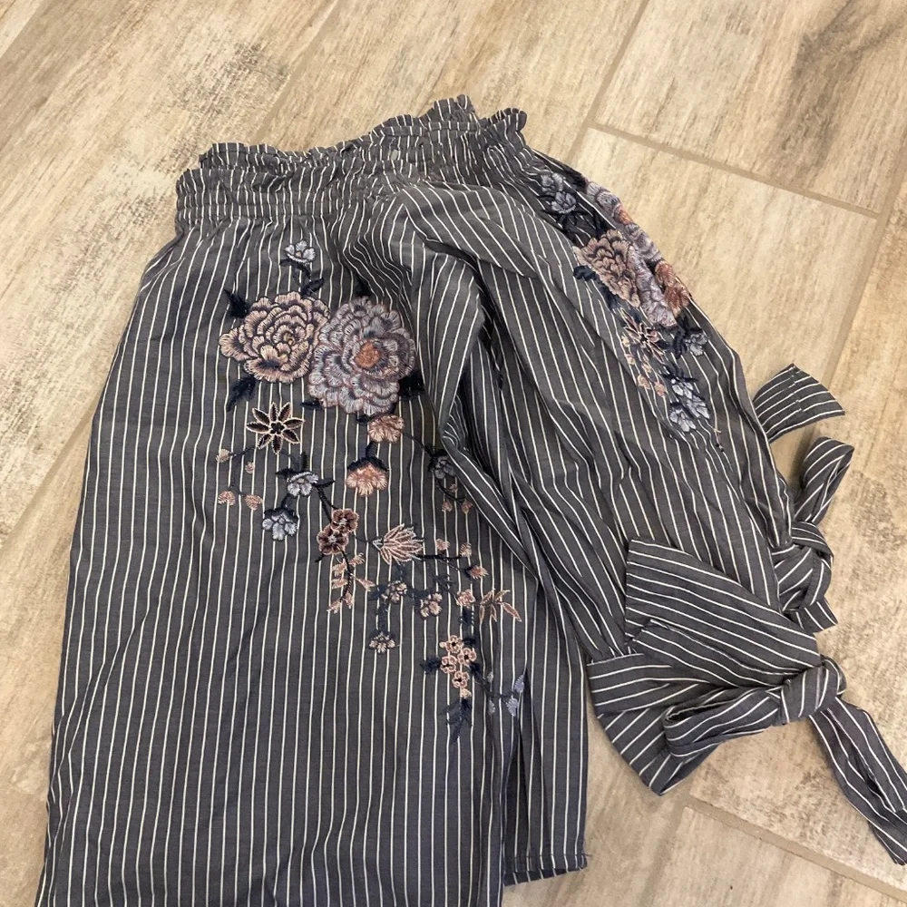 AEO  TOP off the shoulder - Picture 5 of 8